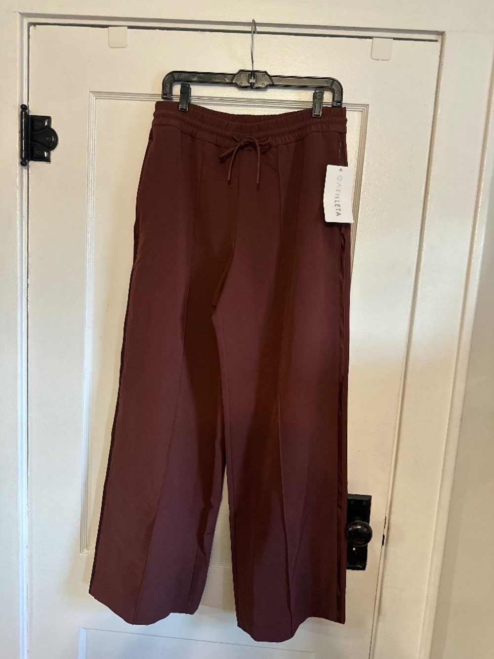 Athleta Endeavor Relaxed Pant Burgundy Size M